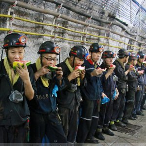 酷暑難耐，劉莊煤礦將“清涼”送到每一名職工心里